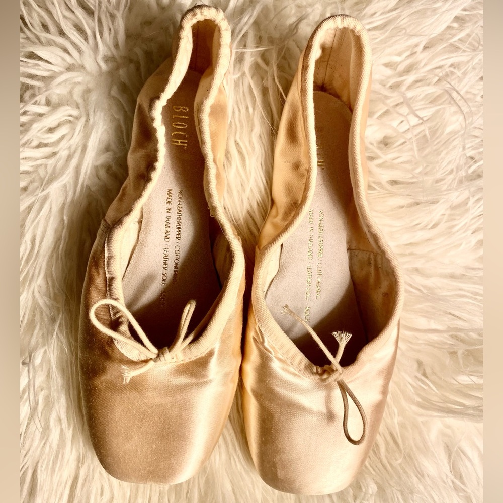 New ballerina point slippers, size 5.5